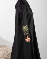 ‎ عباية نسائية الفي اند كو بتصميم أنيق بلون أسود