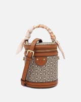 شنطة نسائية آن بتصميم عصري بلون بني