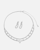 ‎ طقم نسائي بتصميم ملكي بلون فضي