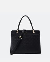 ‎ شنطة نسائيه كلاسيك بلون أسود | NLH002F0201