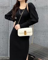 ‎ شنطة نسائية من الجلد بلون أبيض | MLH062F4401