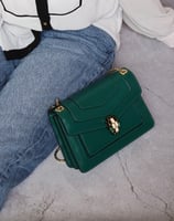 ‎ شنطة زايروس النسائي من الجلد الناعم بلون أخضر |...