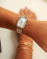 ‎ طقم هدايا نسائي فينشي ساعة واساور