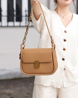 ‎ شنطة نسائية من الجلد بلون بني | MLH055F7601