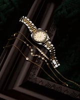 ‎ طقم هدايا نسائي فنشي بتصميم كلاسيك