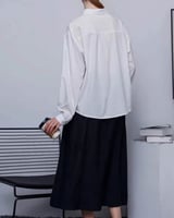 ‎ بلوزة نسائية الفي اند كو بتصميم مميز بلون أبيض