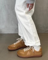 ‎ حذاء نسائي أنيق باللون البني