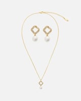  طقم نسائي من حلق وسلسال بلون ذهبي