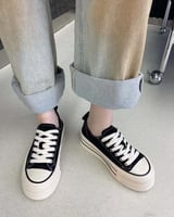 ‎ حذاء نسائي عملي باللون الأسود