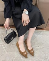 ‎ حذاء نسائي أنيق باللون البني