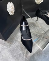 ‎ حذاء نسائي بكعب باللون الأسود