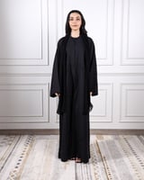 ‎ عباية نسائية زايروس بتصميم أنيق أسود