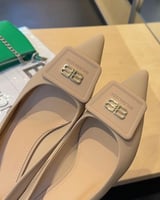 ‎ حذاء نسائي بكعب كلاسيك بلون بني