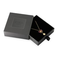 ‎ سلسال زايروس النسائي من زايروس بتصميم أنيق | ZN0...