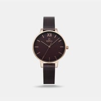 ساعة نسائية بسير شبكي باللون الأسود