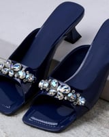 حذاء نسائي زايروس بكعب باللون الأزرق