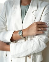 ‎ ساعة نسائية من فنشي بلون ذهبي وفضي