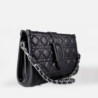 ‎ شنطة زايروس النسائية باللون الأسود بتصميم كلاسيك...