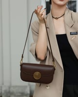 ‎ شنطة نسائية من الجلد بلون بني | MLH054F0701