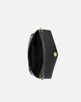 شنطة نسائية عملية من الجلد بلون أسود