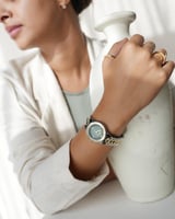 ‎ ساعة نسائية من فنشي بلون ذهبي وفضي