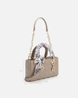 شنطة نسائية الفي اند كو بجلد بارز بلون رمادي