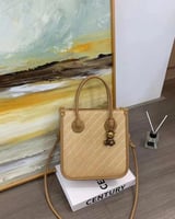 ‎ شنطة نسائية من الجلد بلون بني | MLH009F7601