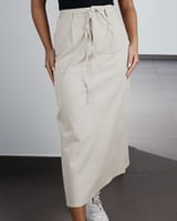 ‎ تنورة نسائية الفي اند كو بتصميم أنيق بلون بيج