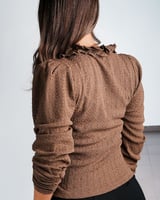 ‎ بلوزة نسائية الفي اند كو بتصميم مميز بلون بني