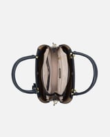 ‎ شنطة نسائية كلاسيك باللون الأزرق