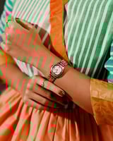 ‎ ساعة نسائية من فنشي بلون ذهبي وفضي