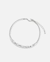 ‎ اسوارة نسائية بتصميم أنيق بلون فضي