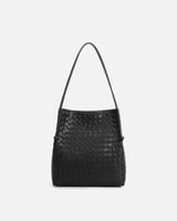 ‎ شنطة زايروس من الجلد البارز بلون أسود