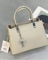 ‎ شنطة نسائية من الجلد بلون البيج | MLH089F4411