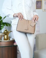 ‎ شنطة نسائية الفي اند كو باللون البني