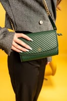 شنطة نسائية زايروس باللون الأخضر