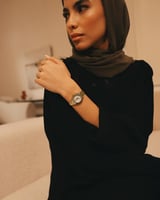 ساعة نسائية الفي اند كو ستيل بلون ذهبي وفضي