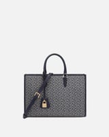 شنطه نسائية آن بتصميم عملي باللون الأزرق