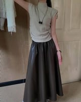 ‎ بلوزة نسائية الفي اند كو بتصميم عصري بلون بيج