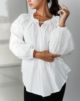 ‎ بلوزة نسائية الفي اند كو بتصميم أنيق بلون أبيض