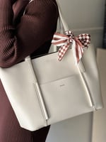 شنطة آن نسائية آن من الجلد باللون الأبيض