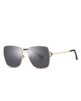 ‎ نظارة شمسية بتصميم كلاسيك