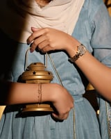 ‎ ساعة نسائية فخمة مع ٣ اساور هدية