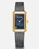 ‎ ساعة نسائية بسير شبكي بلون أسود