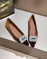 ‎ حذاء نسائي أنيق باللون البني