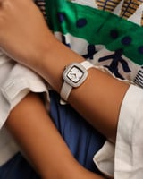 ‎ ساعة نسائية من فنشي بلون أبيض