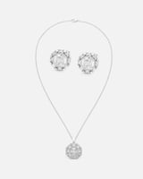 ‎ طقم نسائي جذاب باللون الفضي