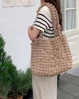 ‎ شنطة نسائية قماش باللون البني