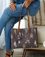 ‎ شنطة نسائية بتصميم عصري بلون بني