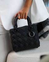 ‎ شنطة نسائية كلاسيك بلون رمادي | MLH072F0202